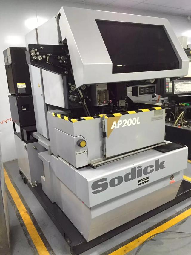 鈑金加工廠-線切割設(shè)備