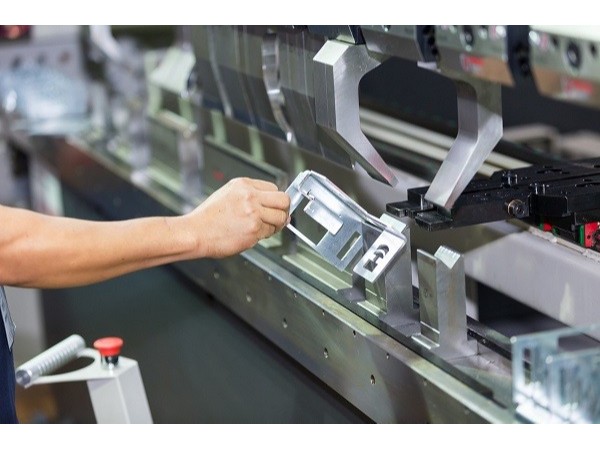 湛江鈑金加工廠家的模具設計及汽車件報價